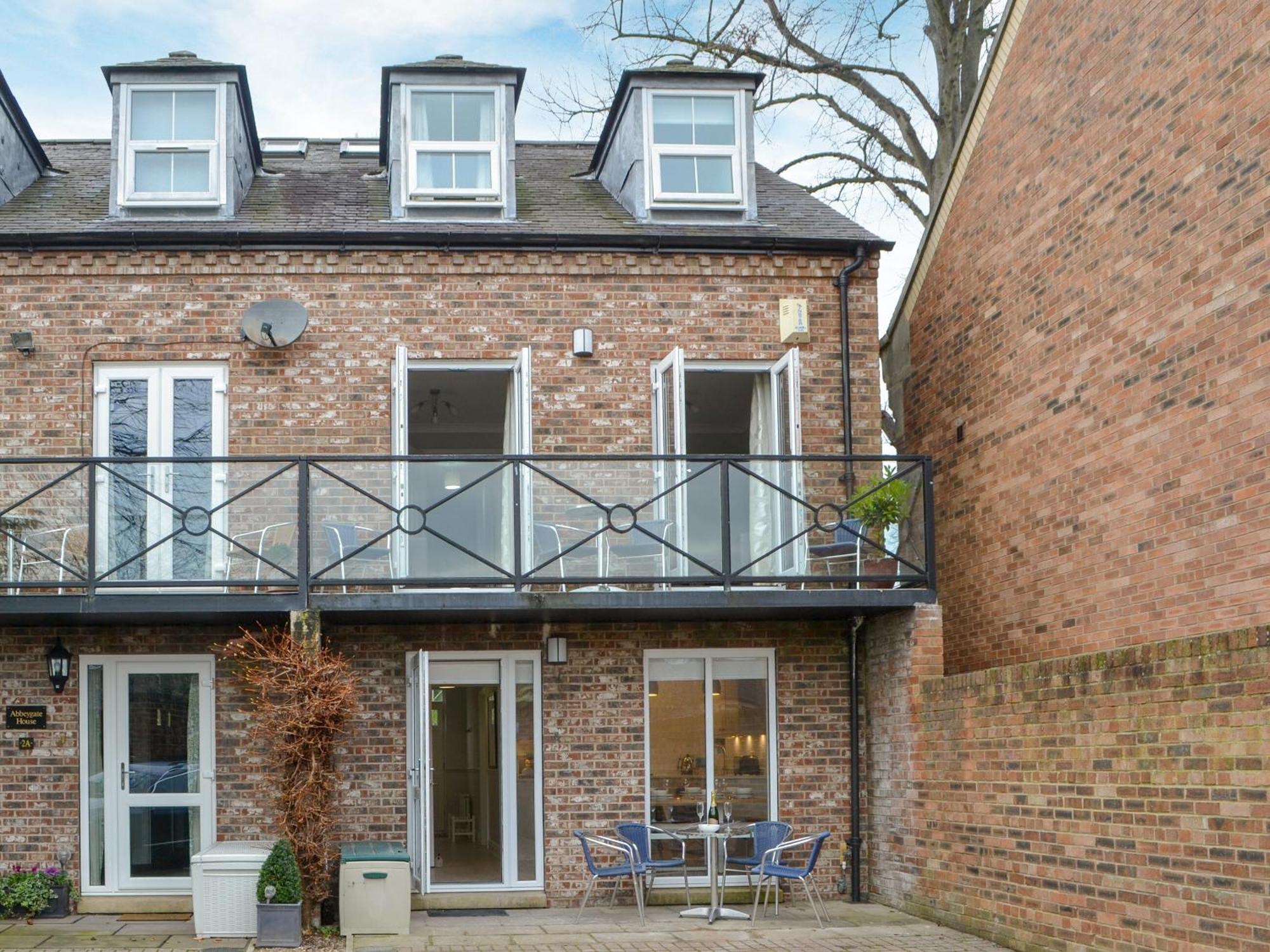Baille Hill House Villa - York — Photos 1